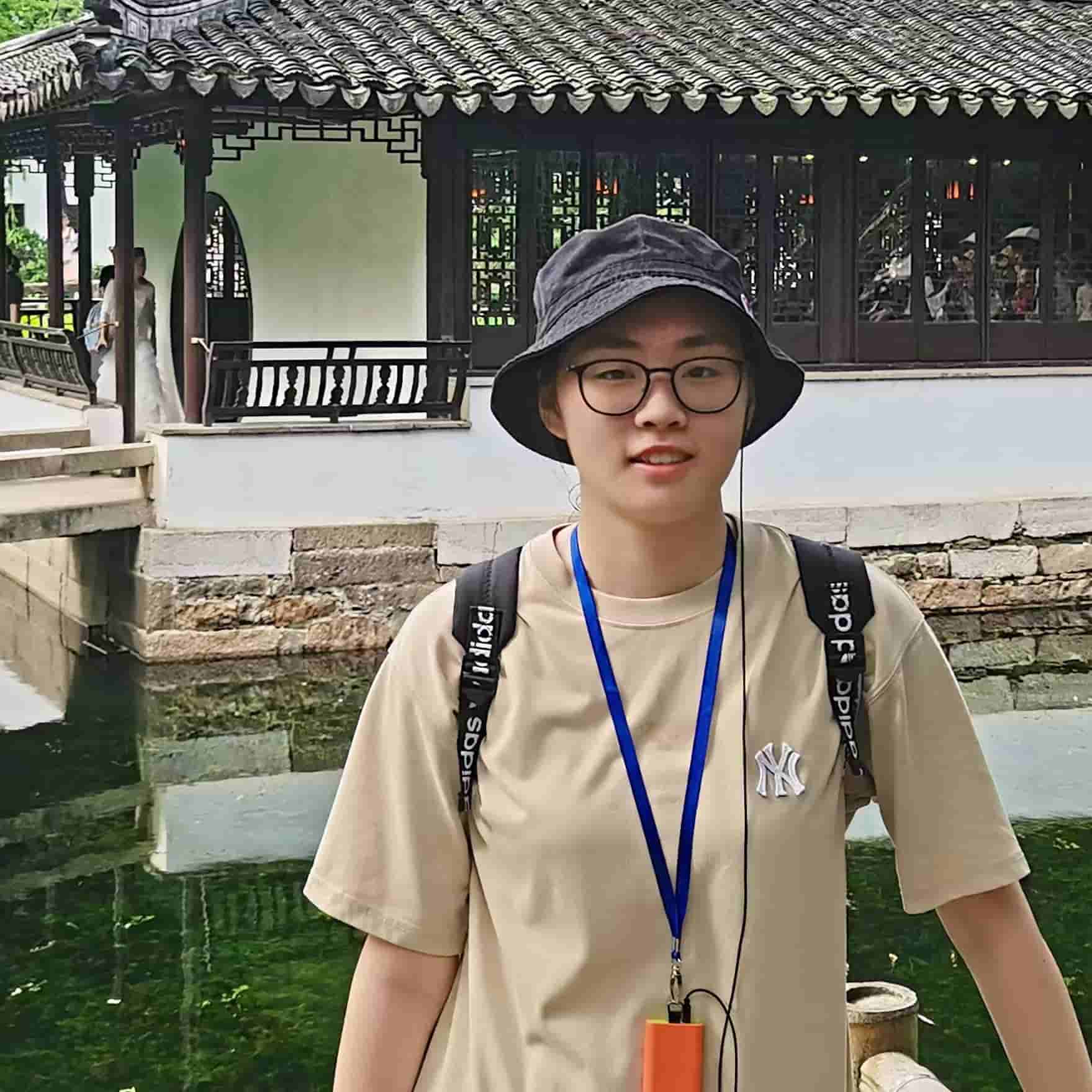 Mingyi Lu